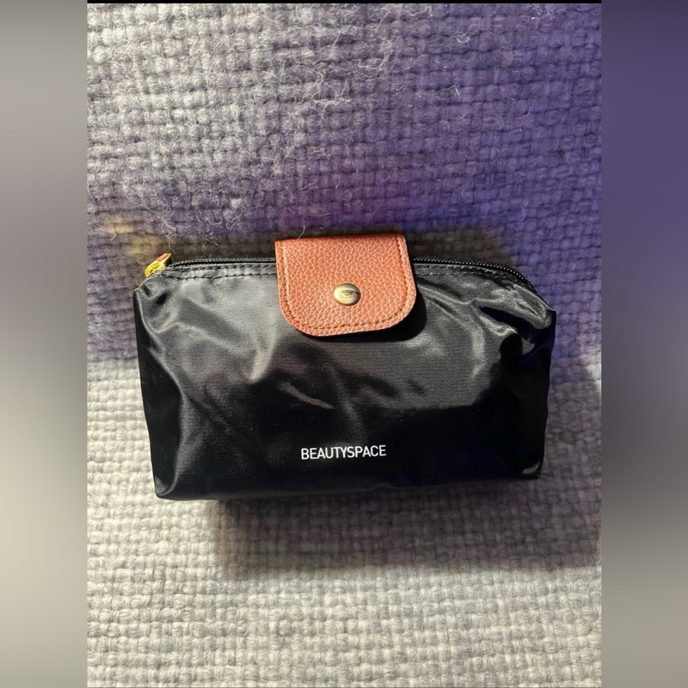 Beauty Space: Cosmetic / Makeup Bag